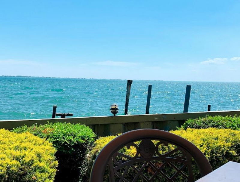 Bobby Macs Bayside Tavern & Grill (Buds Restaurant) - From Web Listing (newer photo)